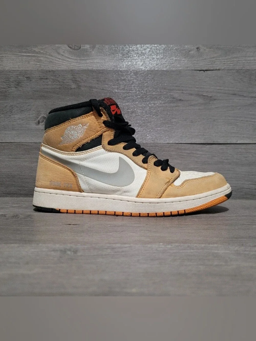Jordan Retro 1 High Element Gore-Tex Men's Sz 8 Light Curry DB2889-700